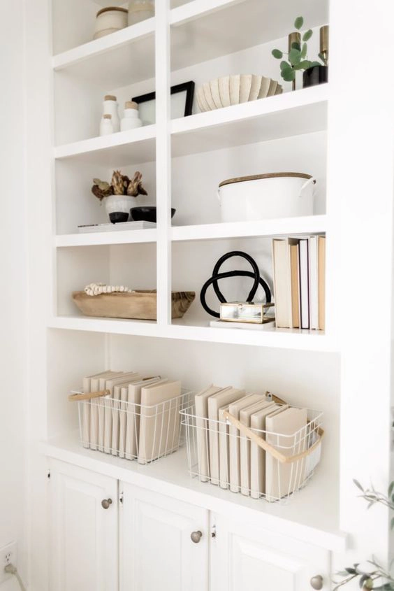 colocar libros al reves